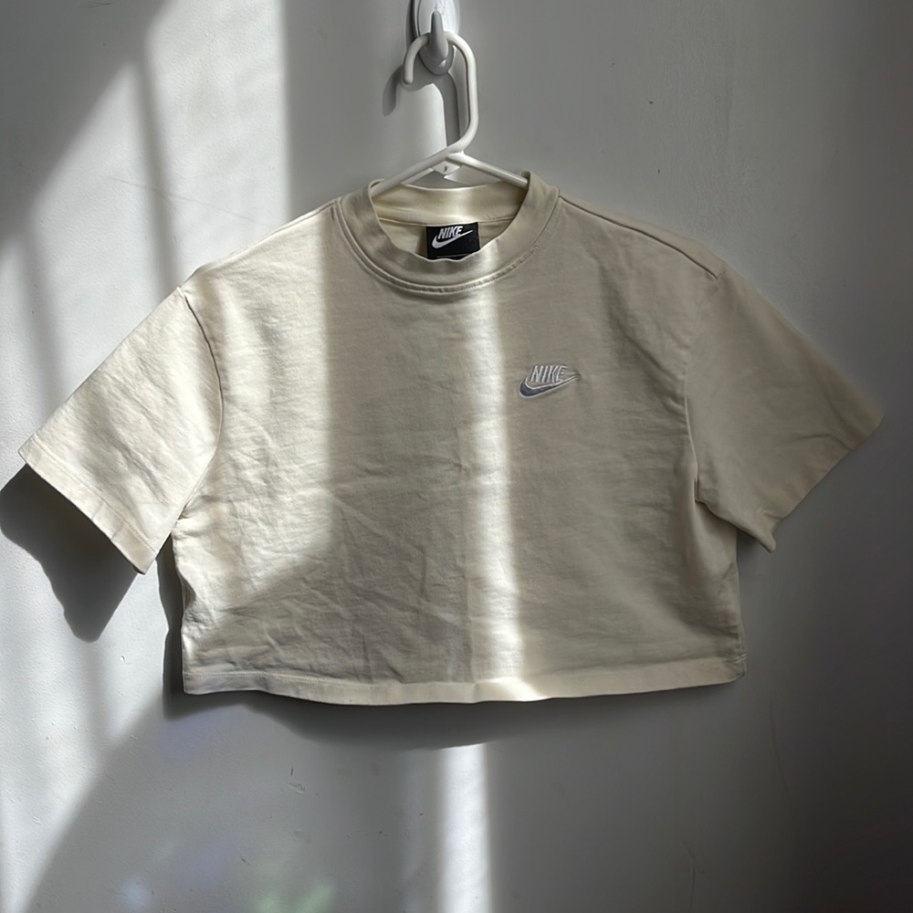Cropped Nike Tee Shirt